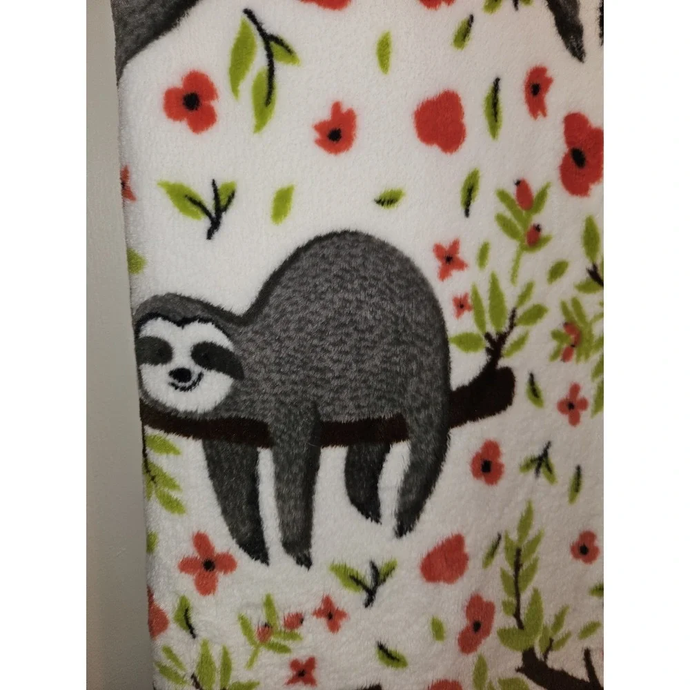 Sloth 50 X 80 Devorative Fleece Throw